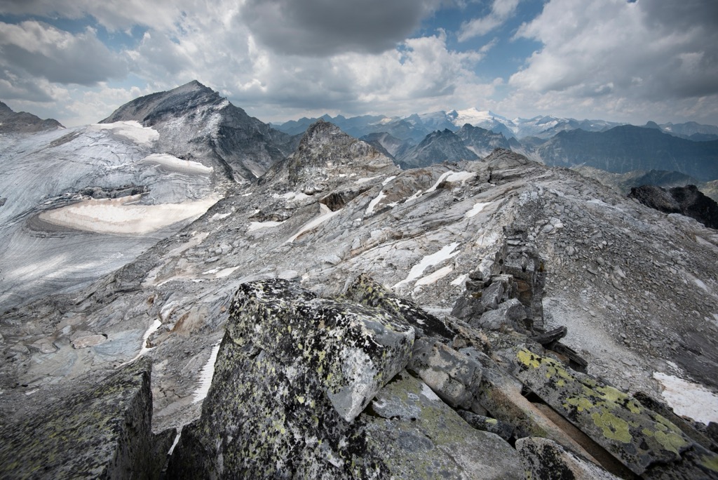 The Granatspitze Group’s central summits are made primarily of granite and gneiss. Granatspitze Group