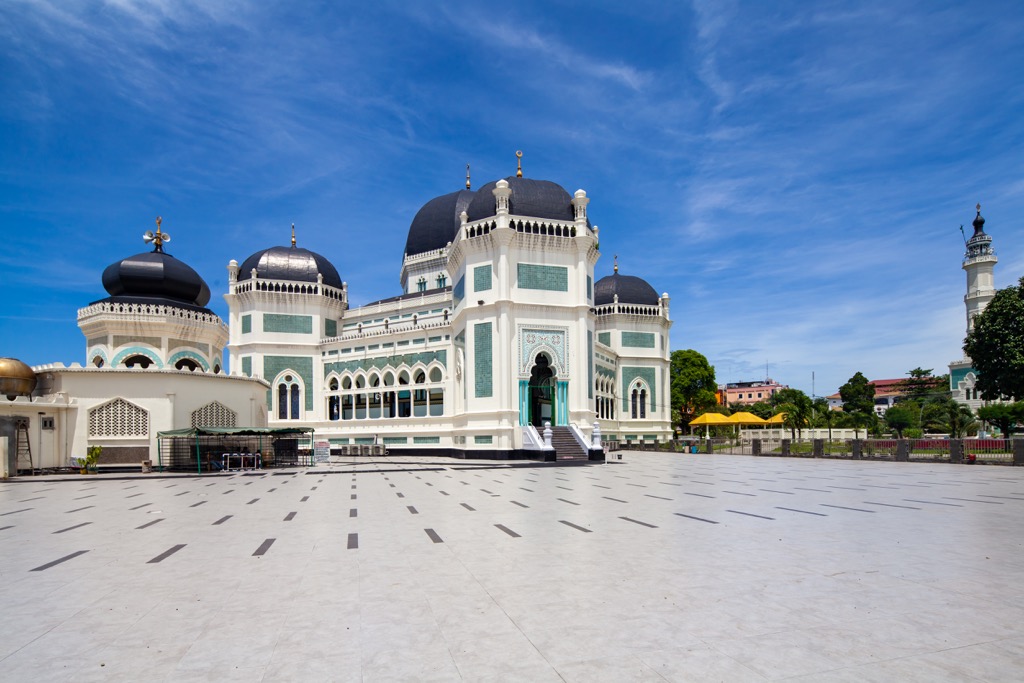 The Grand Mosque of Medan. Gunung Leuser