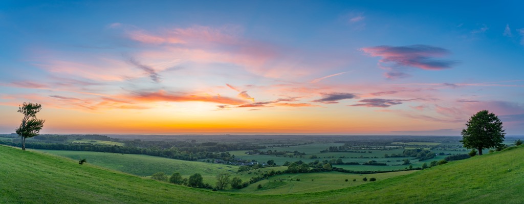 The view from Deacon Hill at sunset within the Pegsdon Hills. Hertfordshire