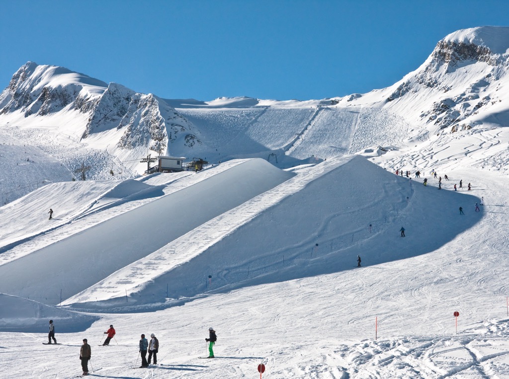 A powder day at the Kitzsteinhorn Glacier. Hohe Tauern