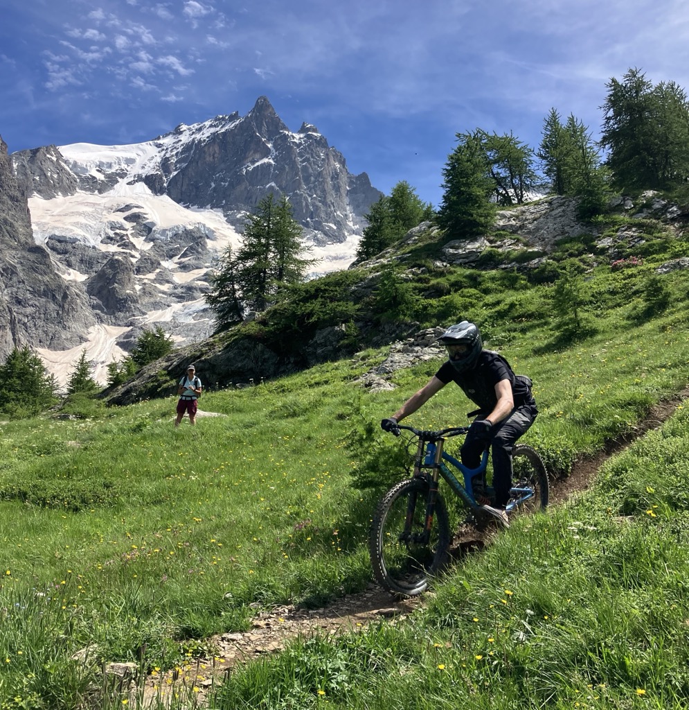 Sous La Meije. Photo: Bruno Florit. How to Stay Fit For Skiing