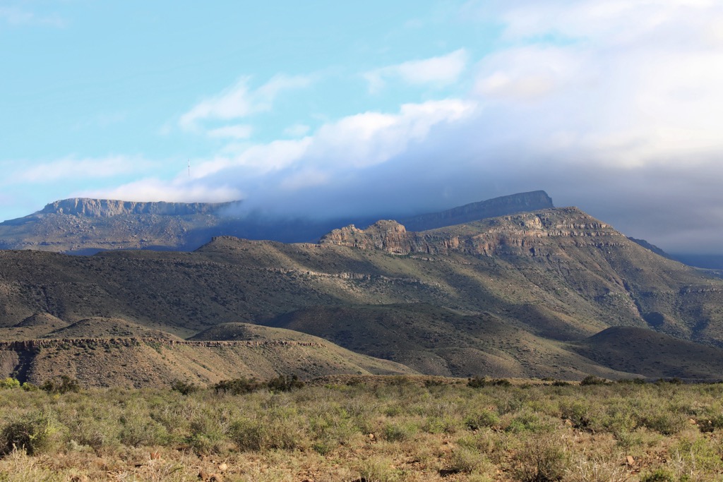 The Nuwevelde Mountains. Karoo National Park