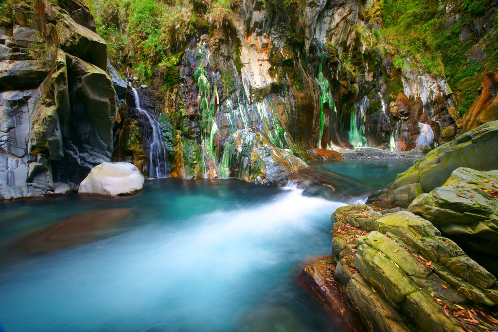 Lisong Hot Springs and Blue-Green Algae Stalactites, Walami Hiking Trail, Sancha Mountain and Xiangyang Mountain Special Scenic Area, Taitung, Taiwan