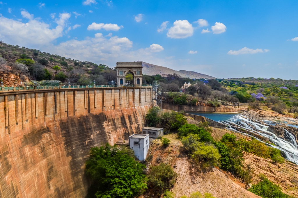 The Hartbeespoort Dam wall, with its signature arch. Magaliesberg