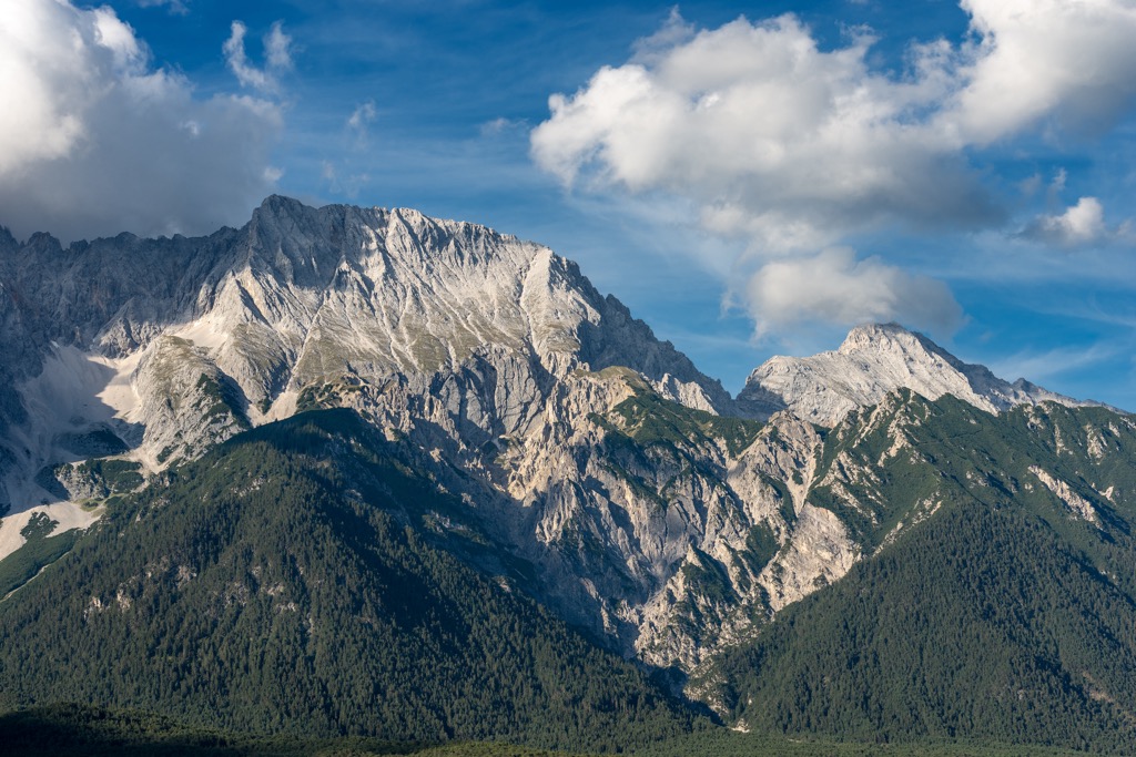 Hochplattig (left) and Hochwand (right) are composed of Wetterstein limestone from the Triassic. Mieminger Chain