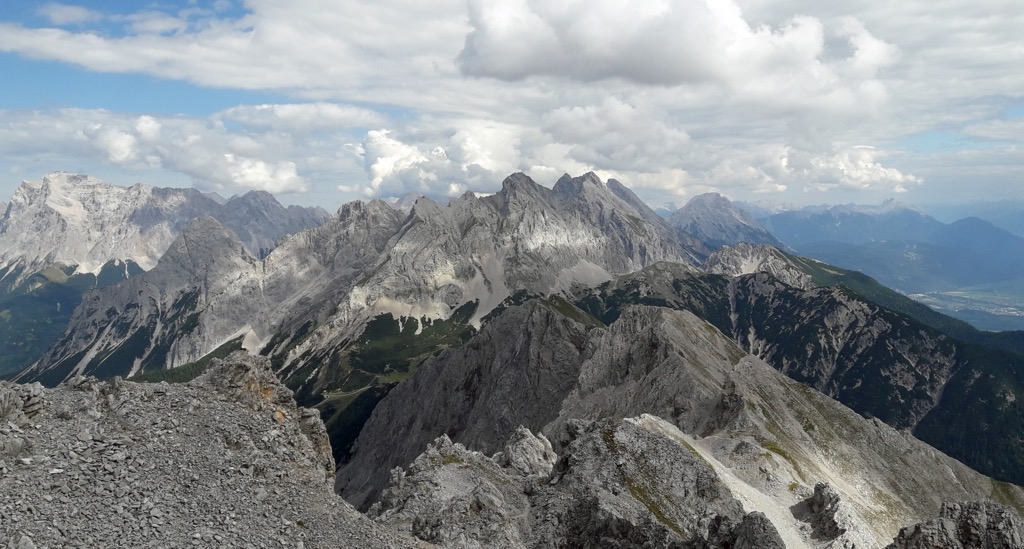 The view from Wannig over Handschuhspitze. Mieminger Chain