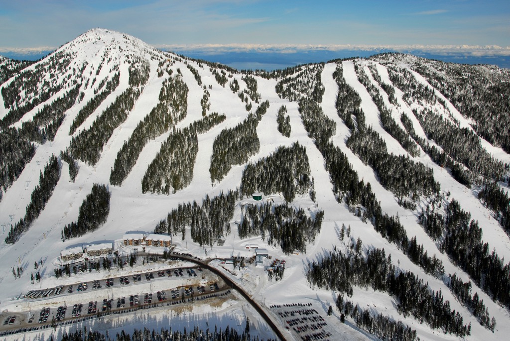 Parking at Mount Washington. Mount Washington Resort