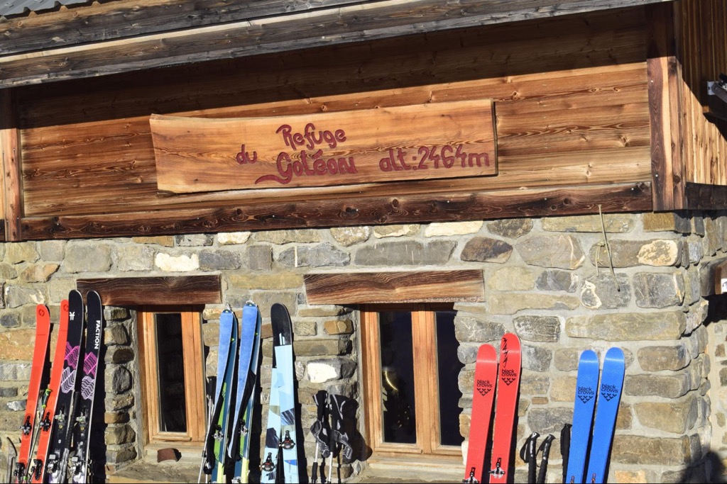 Skis during winter at the Goléon. Photo: Sergei Poljak. Mountain Huts