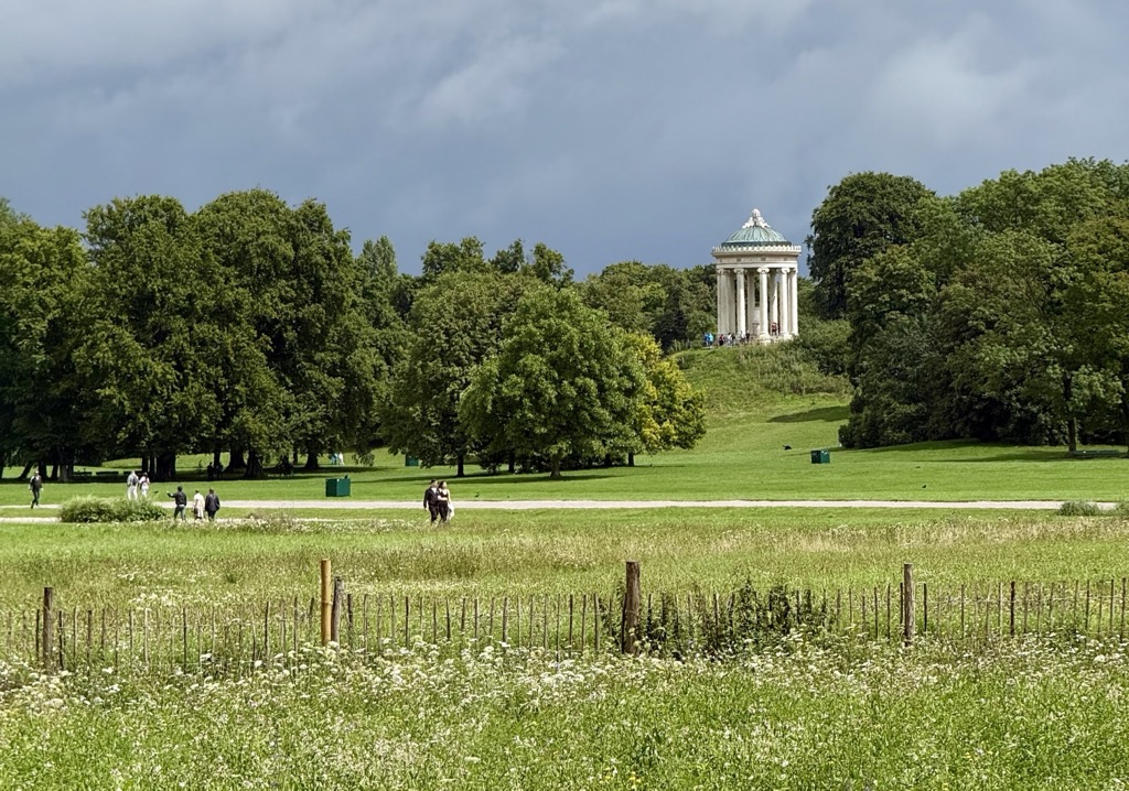 The Monopteros. Photo: Denis Bulichenko/PeakVisor. Munich Mountains