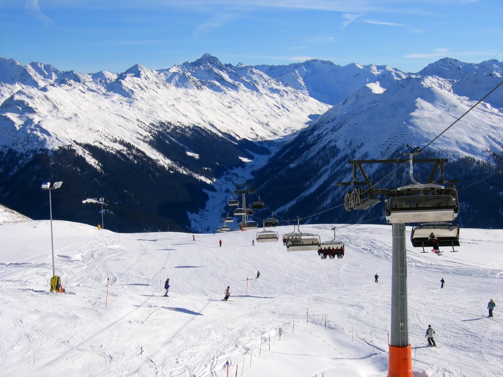 Ski slopes above Davos. Plessur Alps