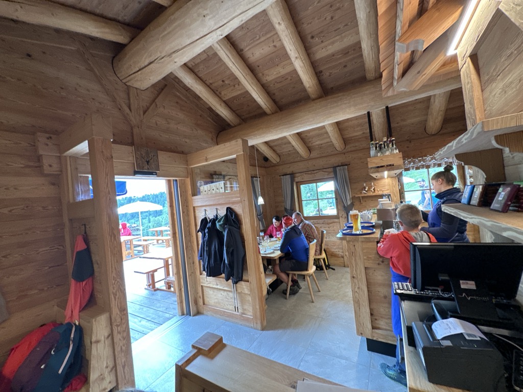 Photo №2 of Sa-Sela Hütte