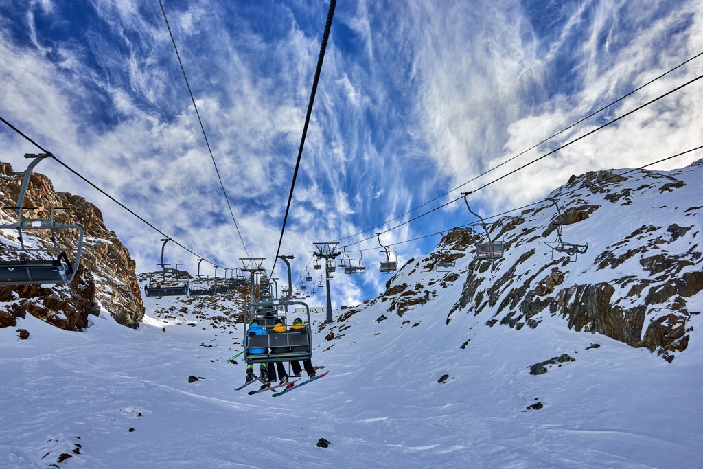 Off-piste skiing at Val Senales. Saldurkamm