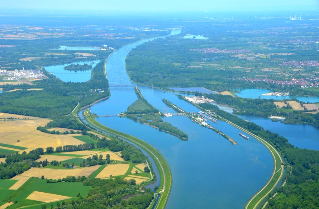 The Rhine River, heavily developed for thousands of years, has lost much of its ecological integrity. Farms and industry along its banks have resulted in high nitrogen levels, while riparian habitat has gradually been degraded by human settlement and development. Nevertheless, while not a wilderness paradise, the river is host to many of Europe’s most beautiful towns and cities. Schaffhausen Nature Park