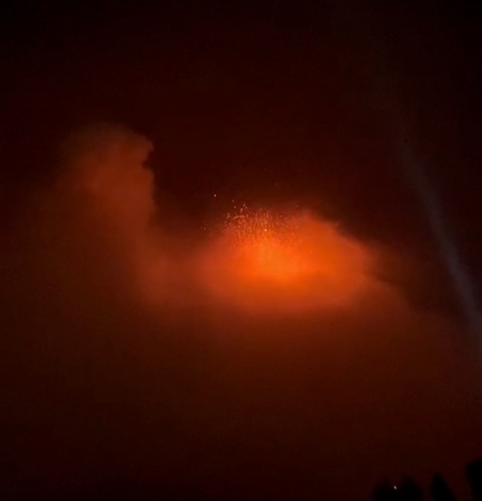 The eruption! Photo: Anthony Butt. Trekking in Guatemala