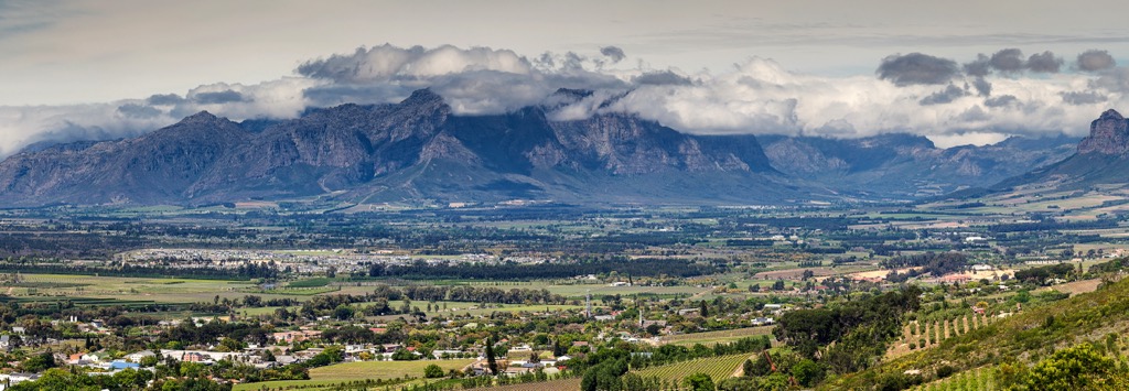 A panoramic view of the Paarl valley and surrounding mountains. Simonsberg Nature Reserve