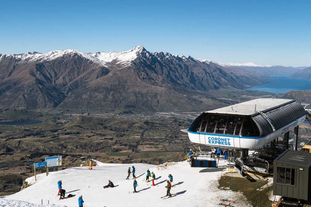 Coronet Peak ski, Southern Alps, New Zealand