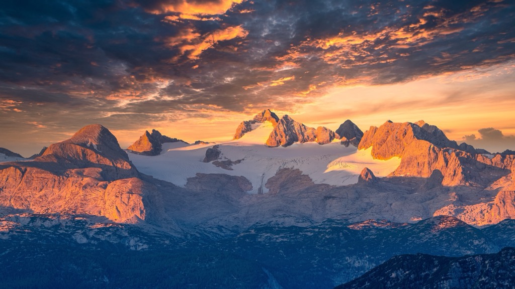 Styria’s last remaining glaciers dwell high on the shadowy recesses of the Dachstein Massif, which is also the massif that exhibits the most evidence of past glaciation. Styria