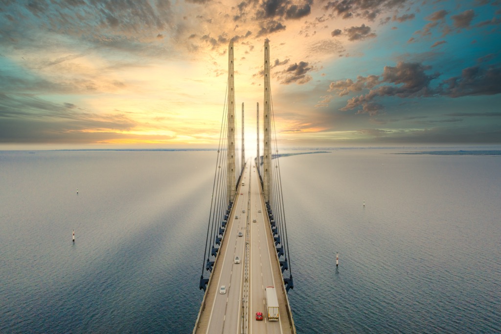  Øresund Bridge spans the North Sea, Sweden