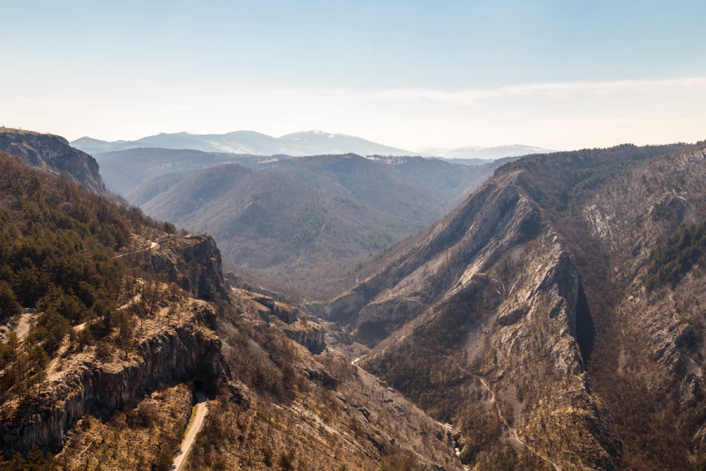 Here, you can see the deep gorge surrounded by the relatively flat karst plateau. Val Rosandra