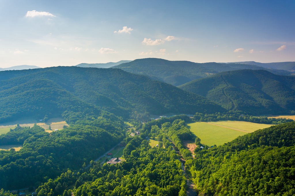 View from Seneca Rocks, Monongahela National Forest, Little River Wildlife Management Area, West Virginia, USA