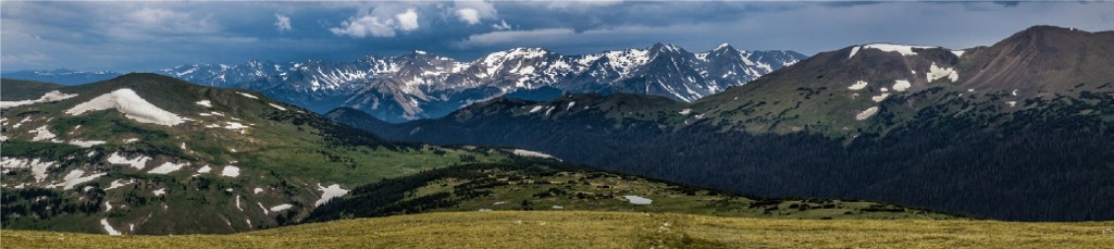 View from Trail Ridge Road, Never Summer Mountains, Rocky Mountain National Park, Colorado, USA