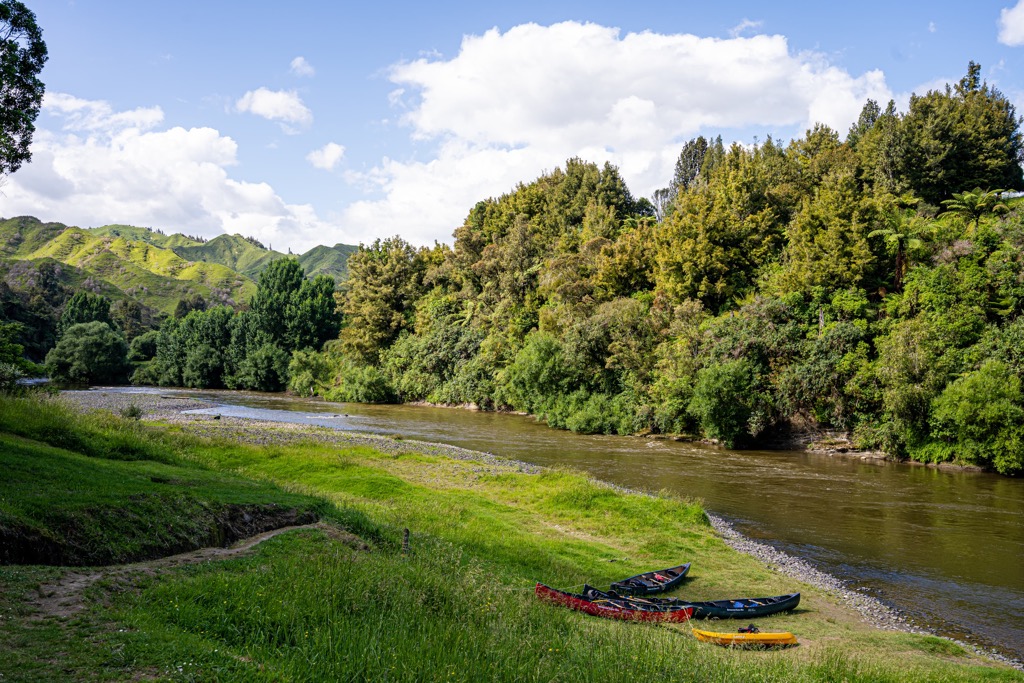 Whanganui traditiona canoe, Whanganui National Park, New Zealand