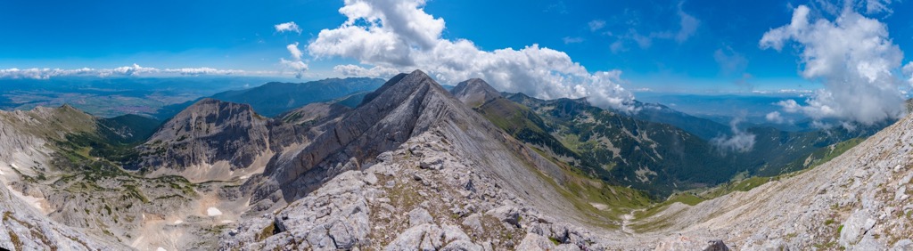 Koncheto Ridge. Yulen Reserve