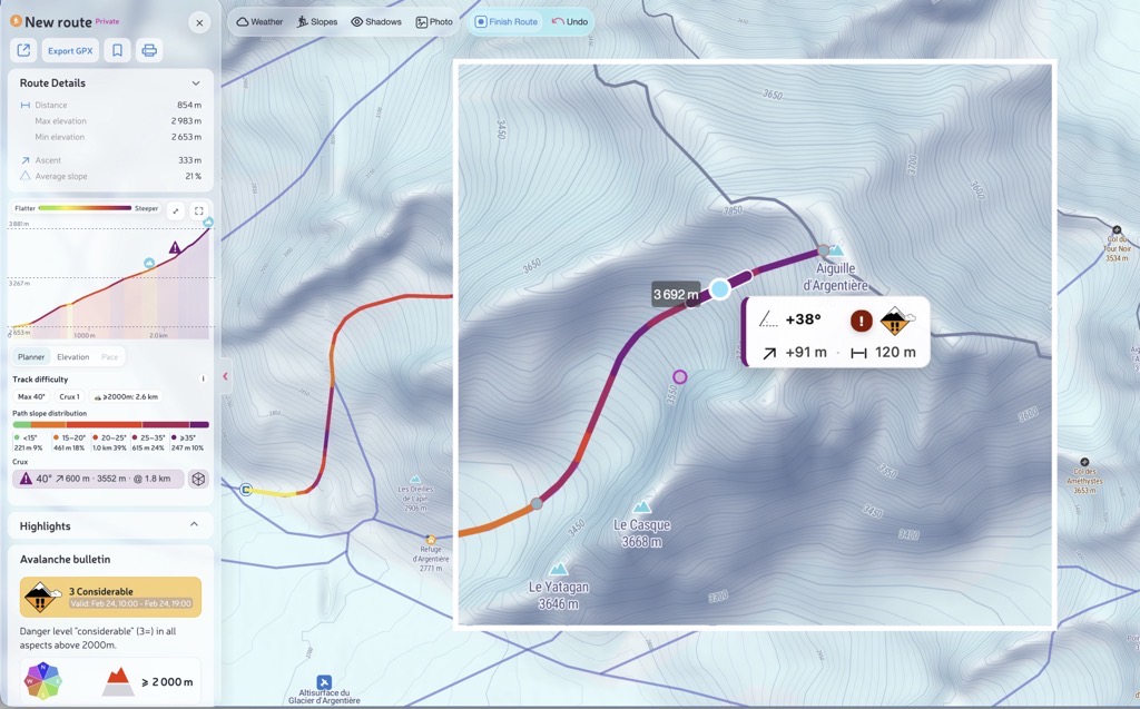 Route Planner di PeakVisor con il sentiero tracciato, profilo altimetrico, distanza e tempo di cammino