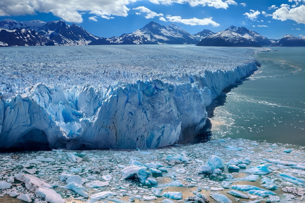 Beste Wanderungen. Das Ausmaß der Eisfelder in Patagonien ist überwältigend. 