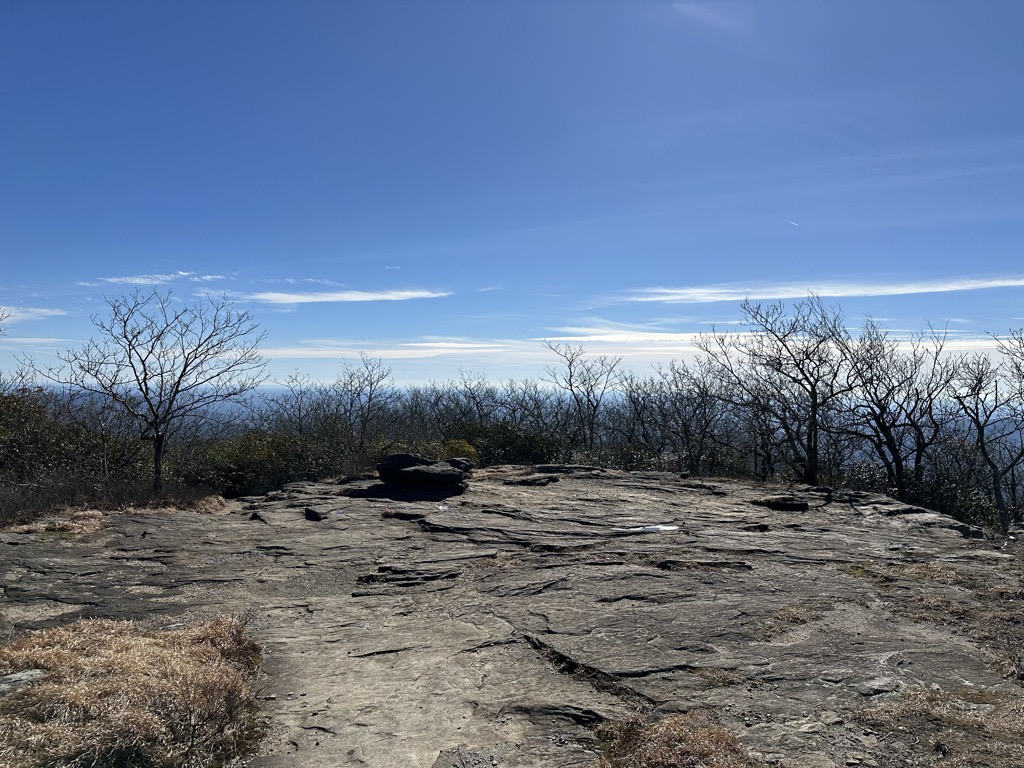 blood-mountain-shelter-1