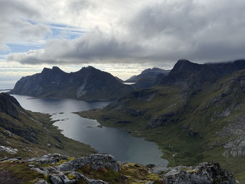 Brunakseltinden