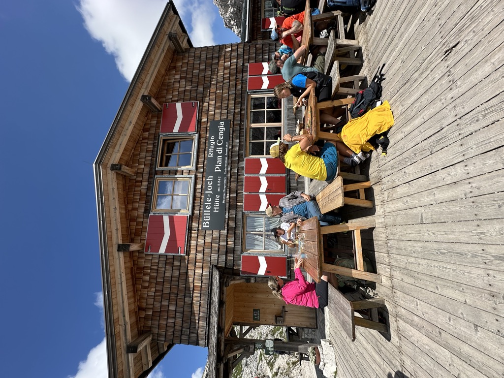 bullelejochhutte-rifugio-pian-di-cengia-1