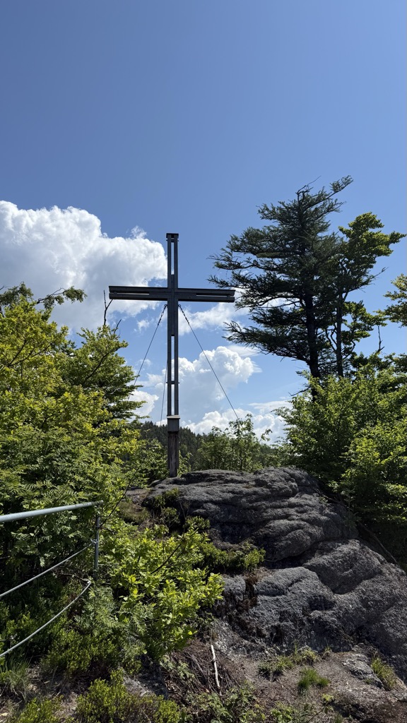 Photo №2 of Burgsteinmauer