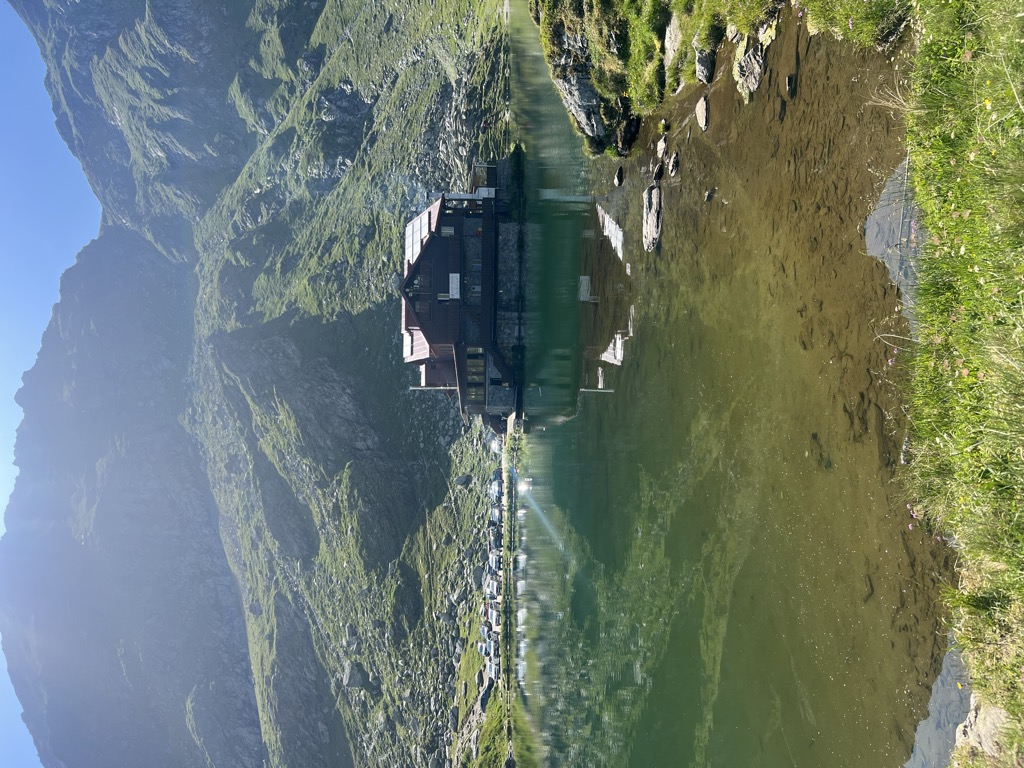cabana-balea-lac-2