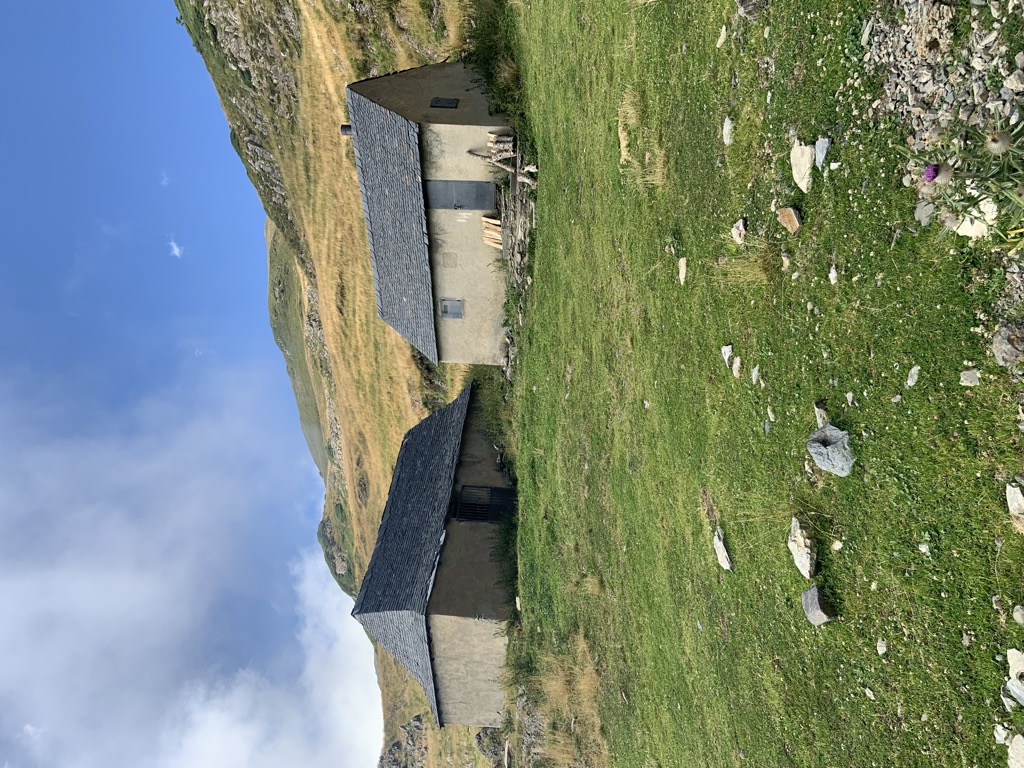 cabane-de-la-flache-de-roumingau-luchonais