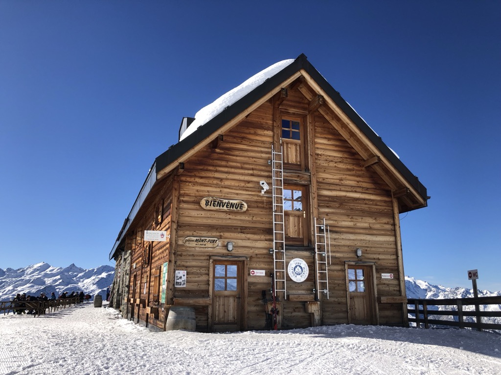 cabane-du-mont-fort-1