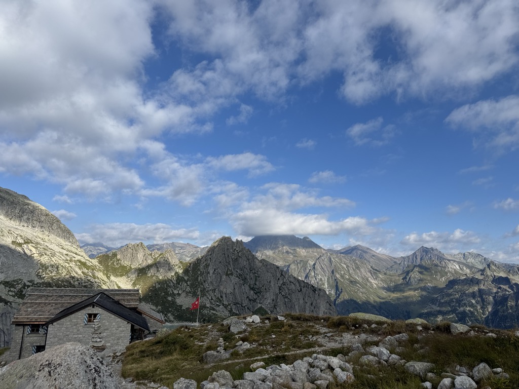 capanna-da-l-albigna-cas-1