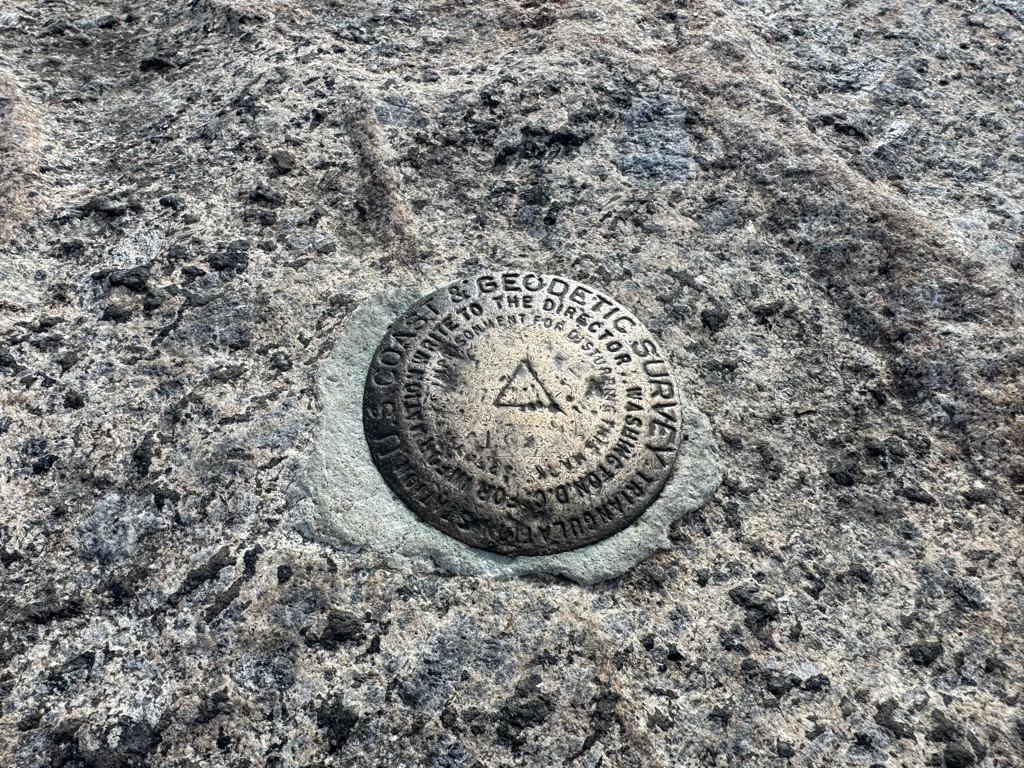 Photo №1 of Cascade Mountain