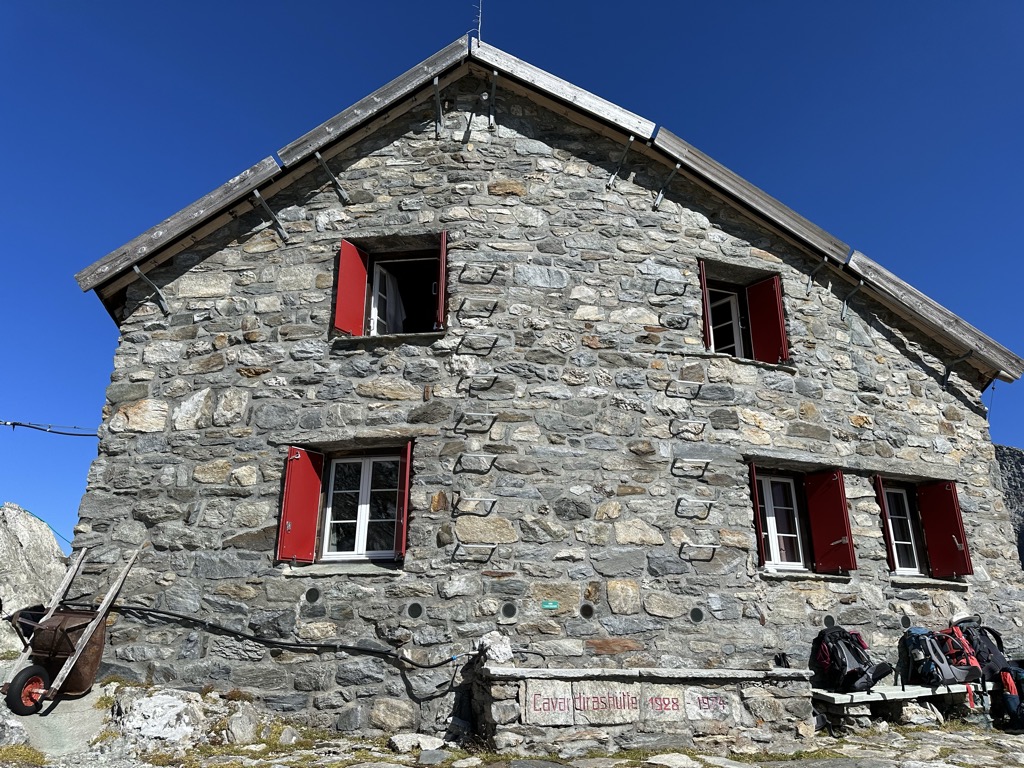 Photo №1 of Cavardirashütte