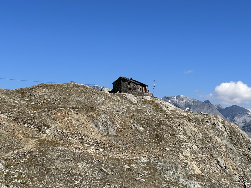 Photo №3 of Cavardirashütte