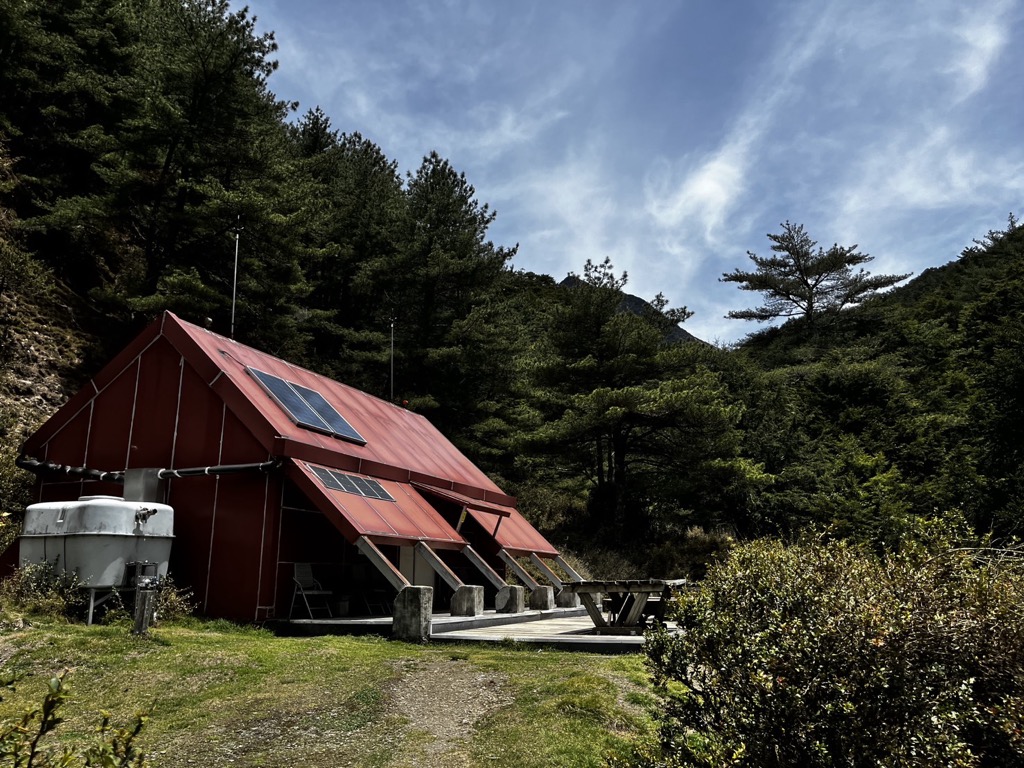 central-gold-mine-cabin