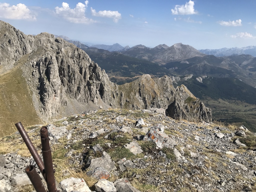 Photo №2 of Cervunal