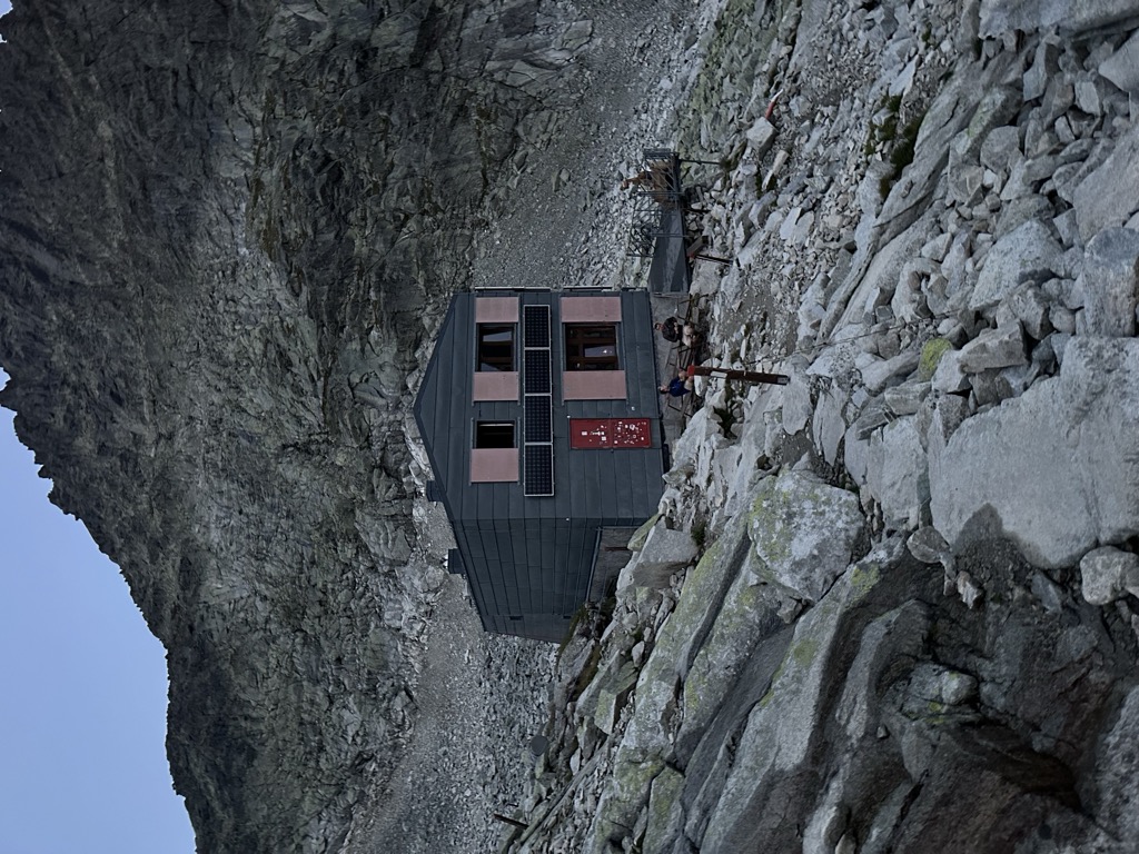 chalet-under-rysy-1