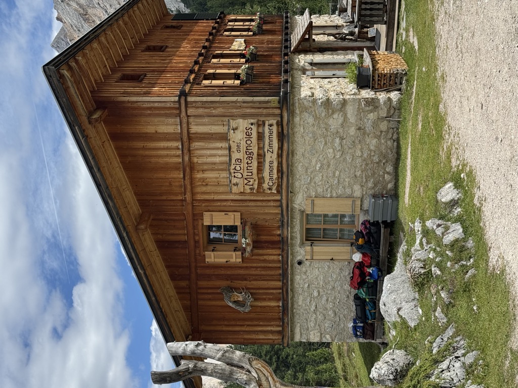 Ücia dles Muntagnoles