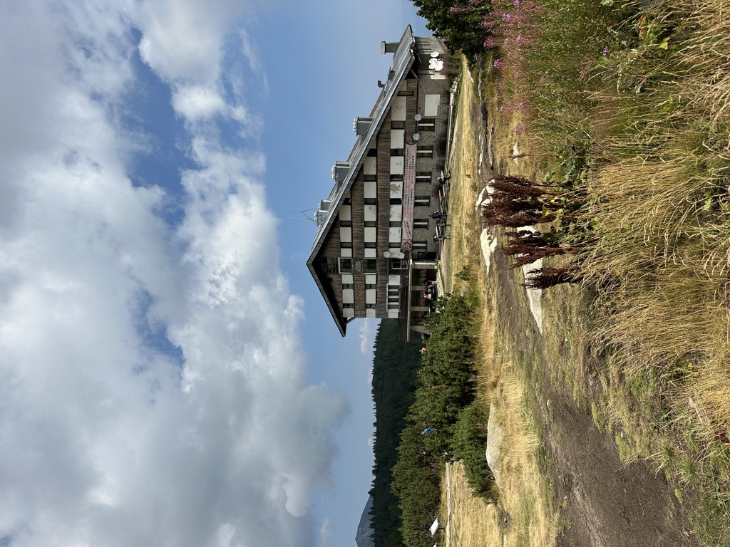 Bezbog Hut