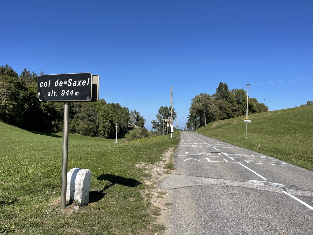 Photo №2 of Col de Saxel