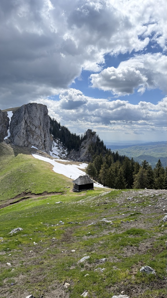 curmatura-builei-shelter-1