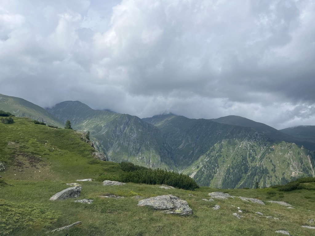 Photo №2 of Curmătura Pojarnei
