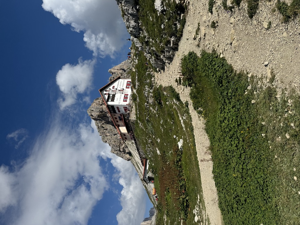 dreizinnenhutte-rifugio-locatelli-alle-tre-cime-10