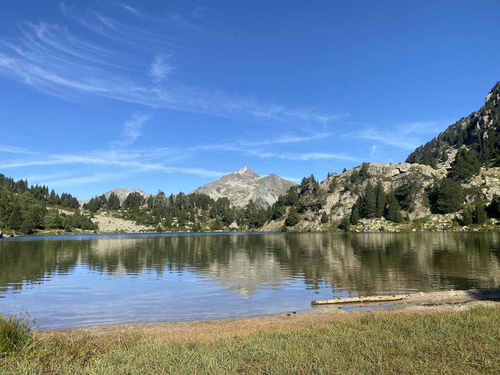Photo №2 of Estany de Besiberri